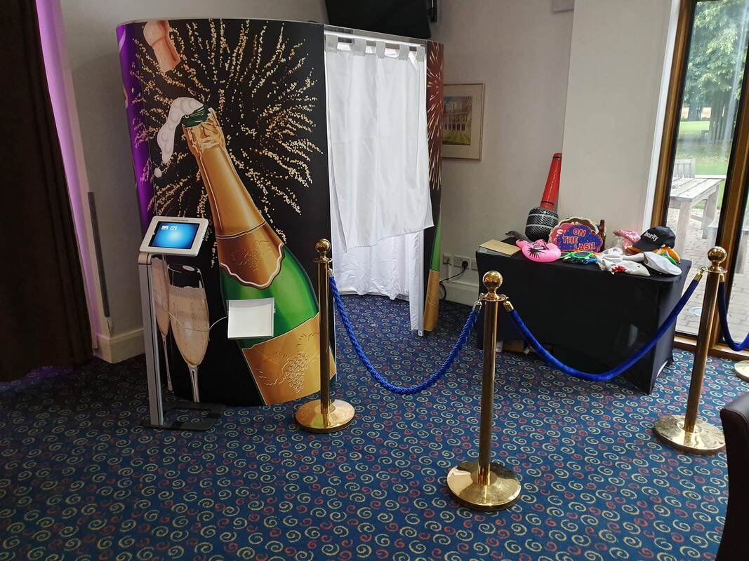 Champagne & Fireworks Classic Photo Booth skin