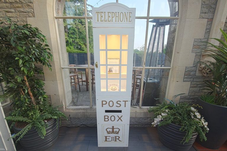 Audio Guestbook | Wedding dj | wedding dj for hire | white telephone box | white post box | audio guestbook phone box | vintage phone box | phone box for wedding | London | Middlesex | Hertfordshire | Buckinghamshire | Bedfordshire | Oxfordshire | Surrey